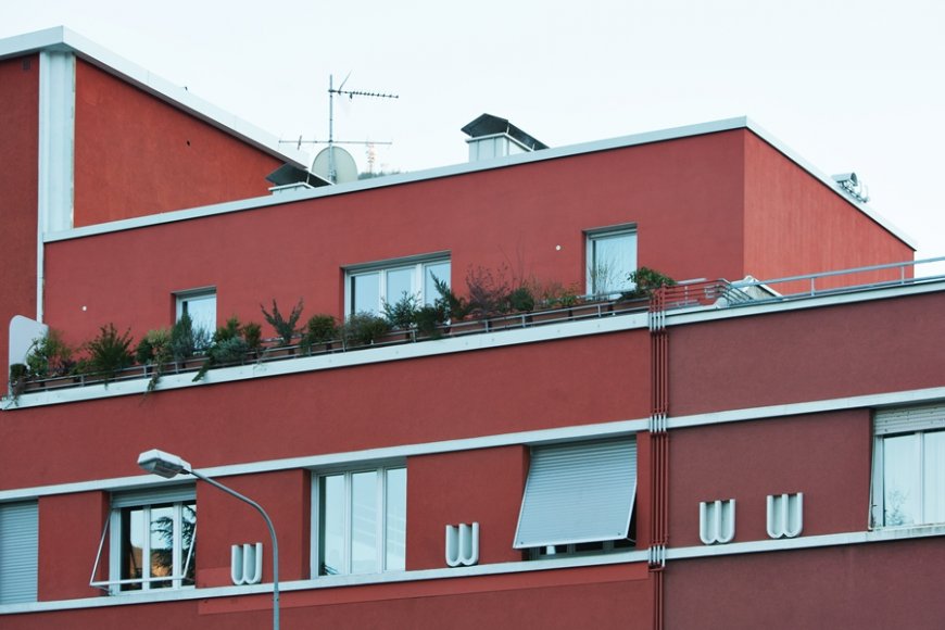 BOLZANO | Sopraelevazione e risanamento energetico edificio