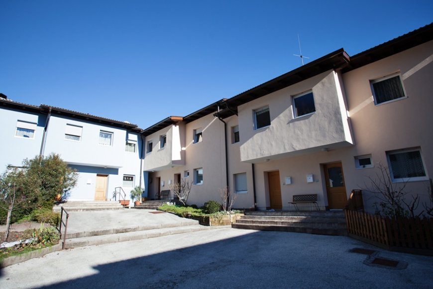 Condominio Weinstraße 20